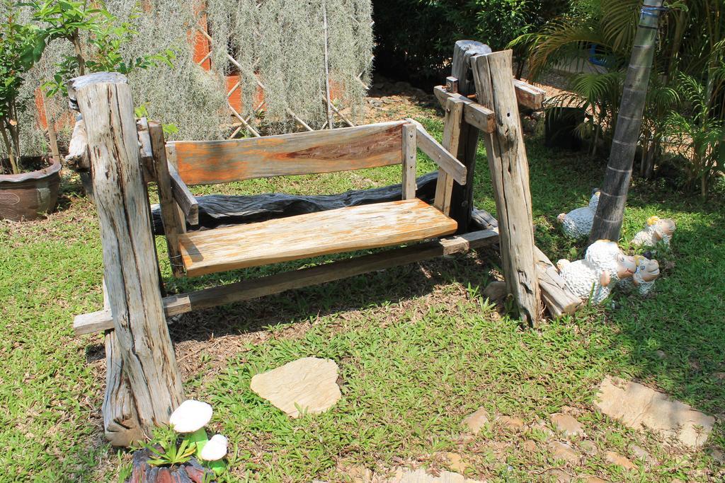 Jim Guesthouse Kanchanaburi Dış mekan fotoğraf