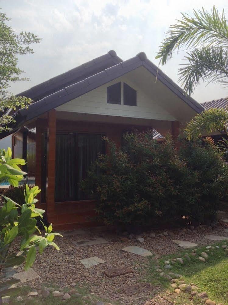 Jim Guesthouse Kanchanaburi Dış mekan fotoğraf